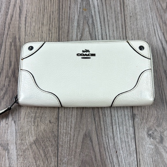 Coach MICKIE off white cream wallet - Picture 1 of 8